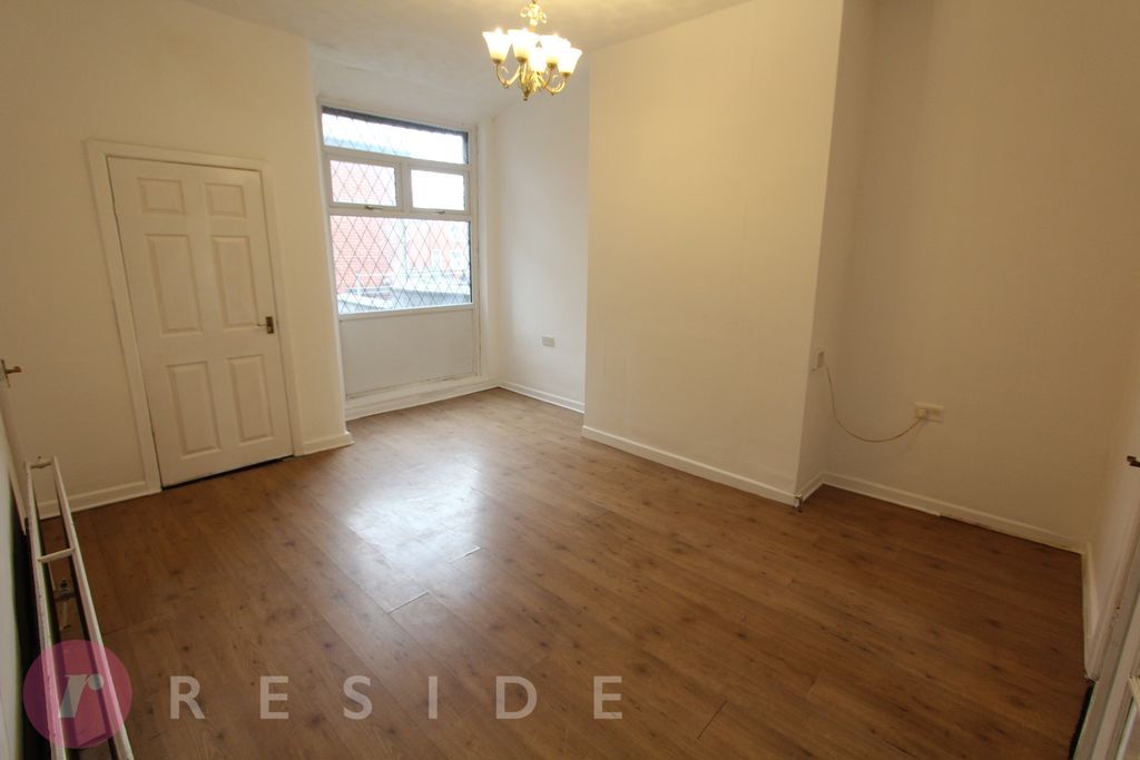 Property photo 3 of 12 Dining Room