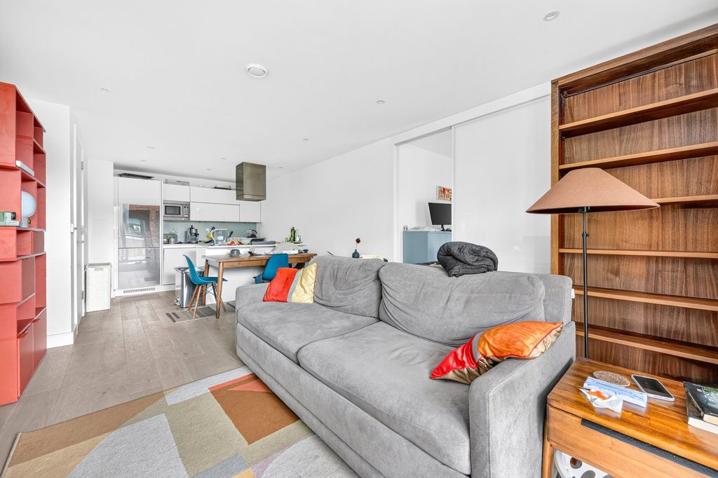 Property photo 2 of 19