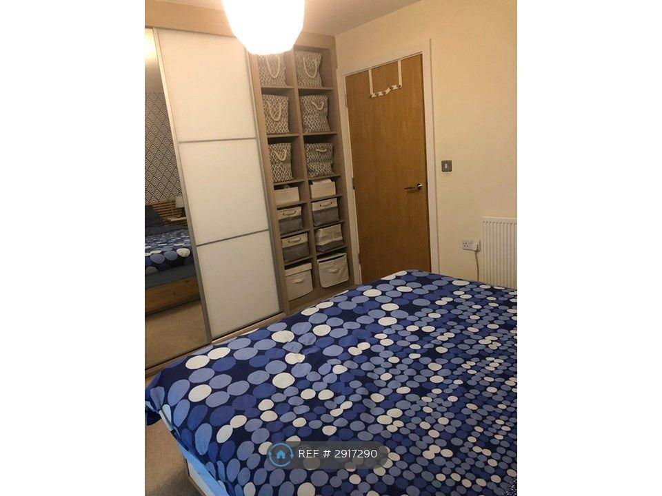 Property photo 3 of 15 Bedroom With Custom Built Storage