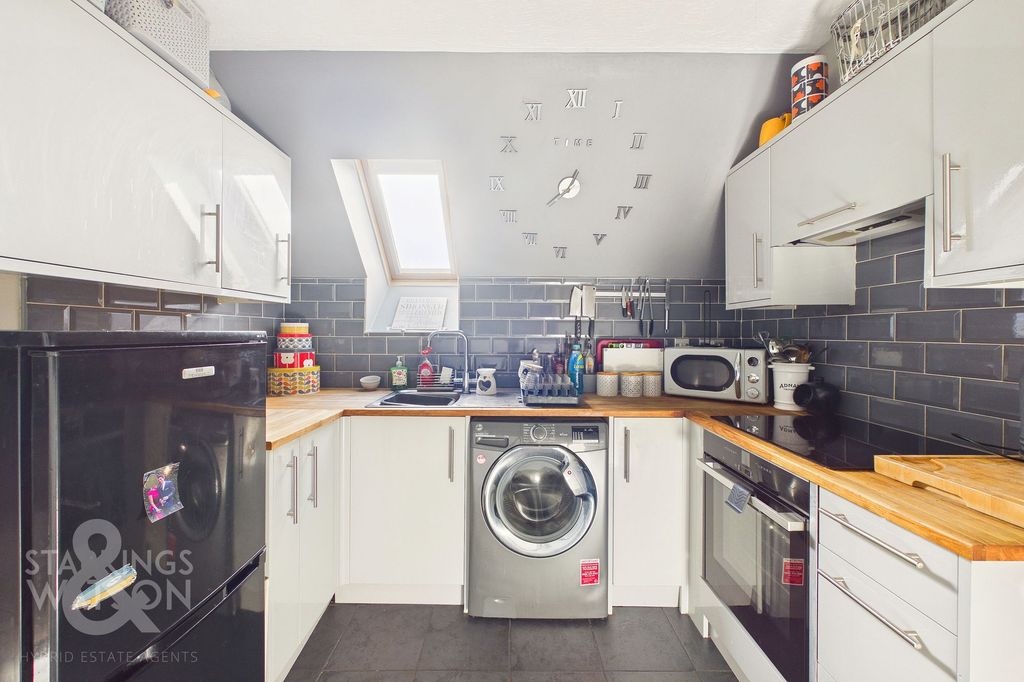 Property photo 2 of 16