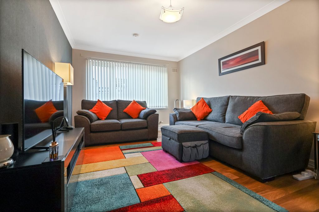 Property photo 3 of 17