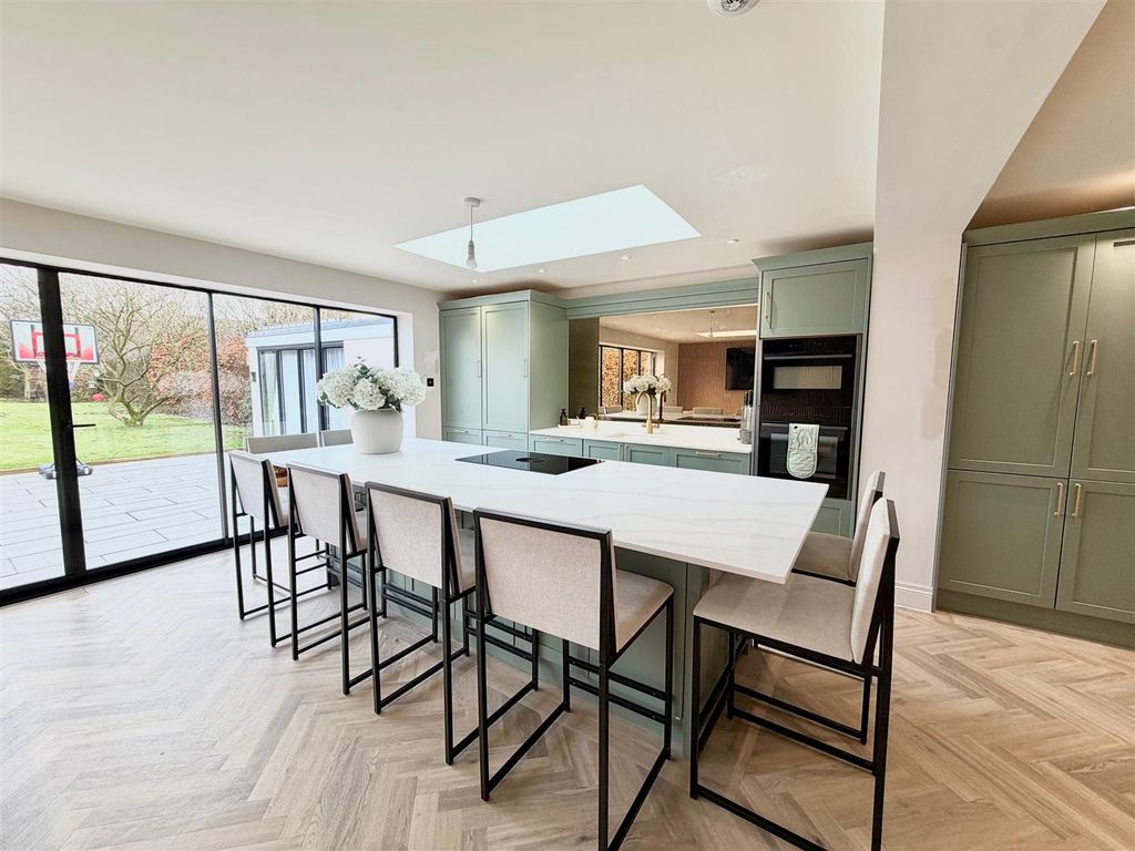 Property photo 3 of 23 Ten.Jpg