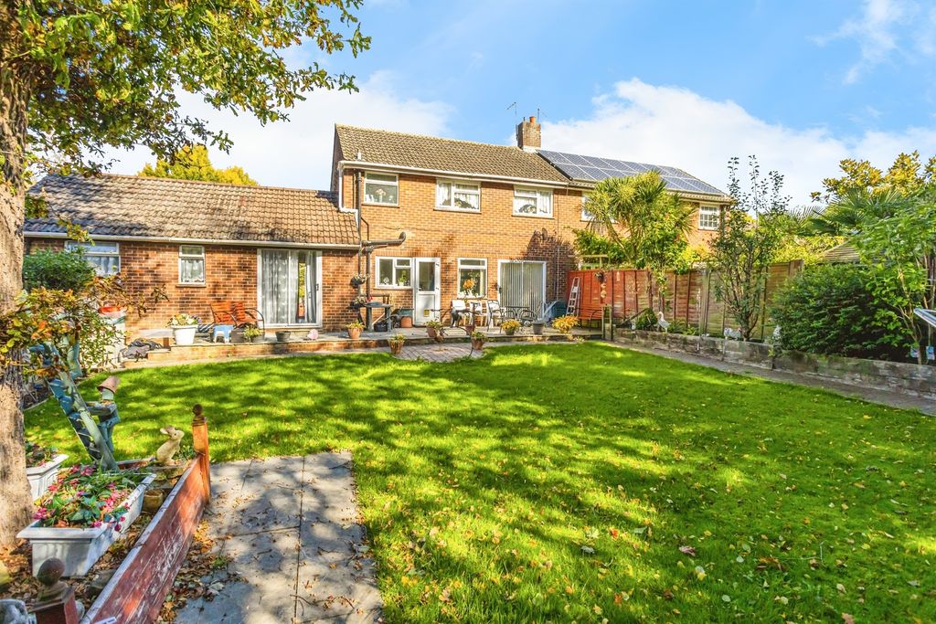 Property photo 2 of 17