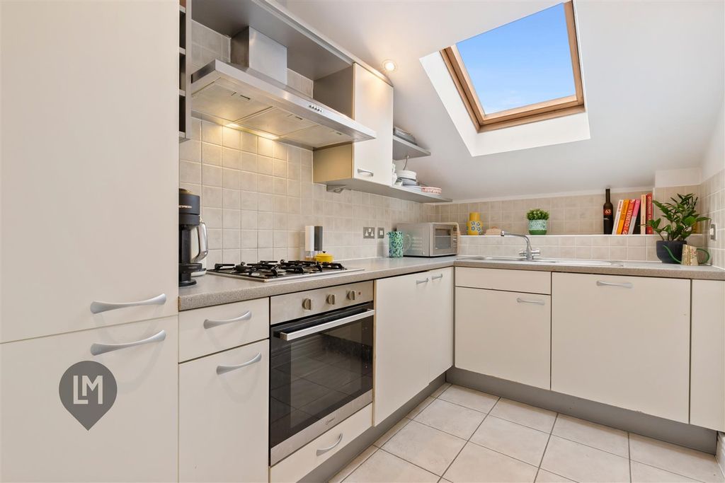 Property photo 2 of 5 Kitchen