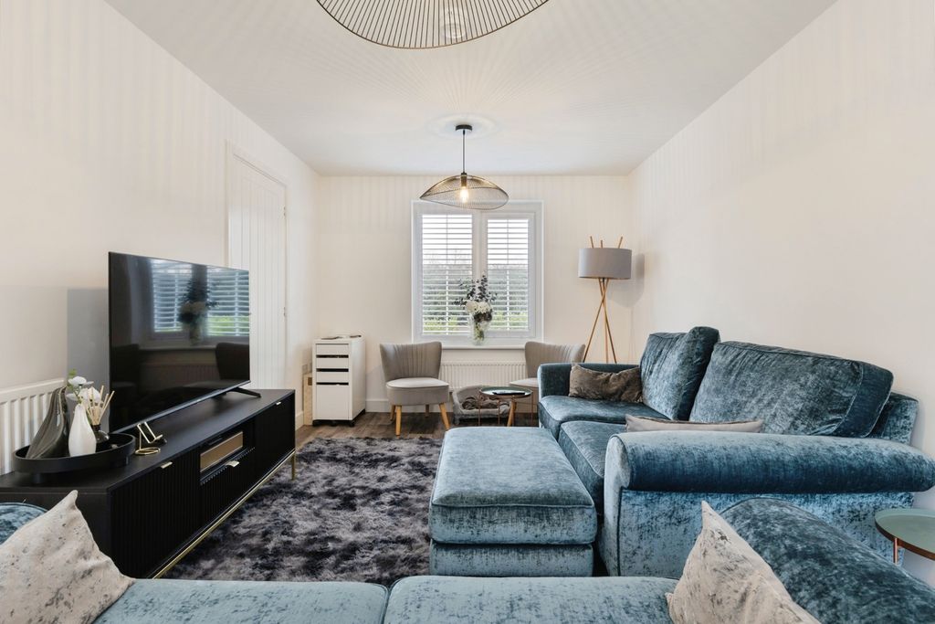 Property photo 3 of 25 Pbox-Img.Jpg