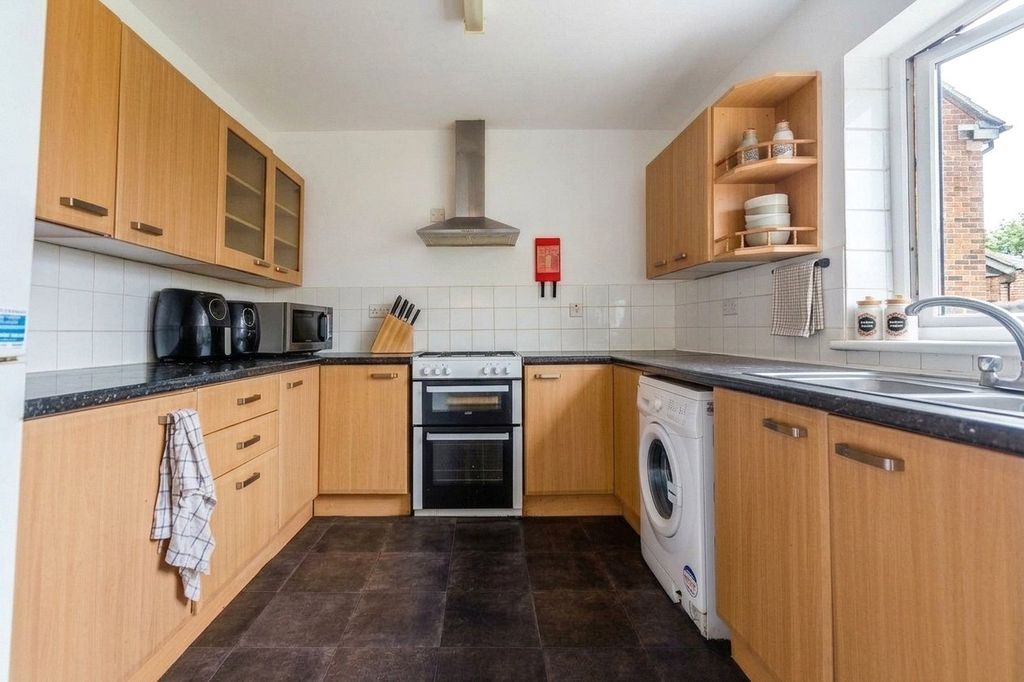 Property photo 2 of 18 Picture No. 52