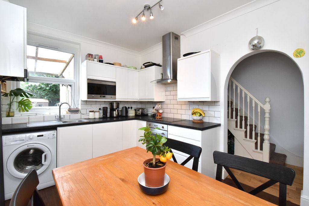 Property photo 3 of 14