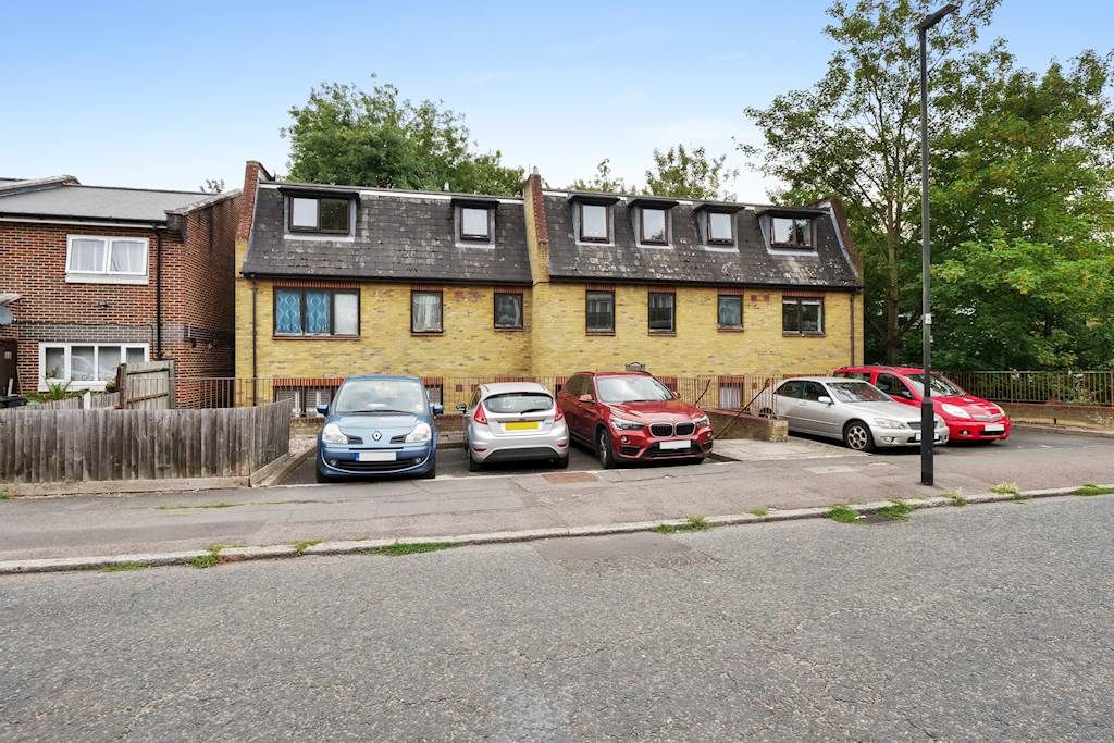 Property photo 1 of 8