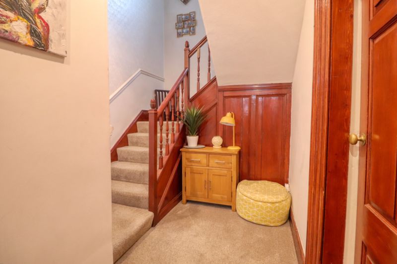 Property photo 3 of 27 Entrance/Stairs