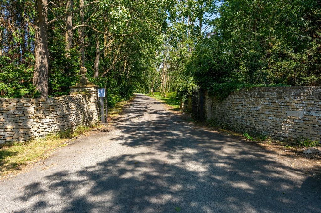 Property photo 2 of 15 Picture No. 42