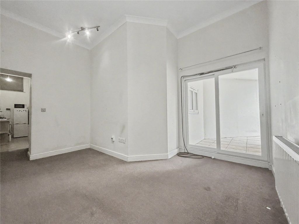 Property photo 3 of 13 Picture No. 10
