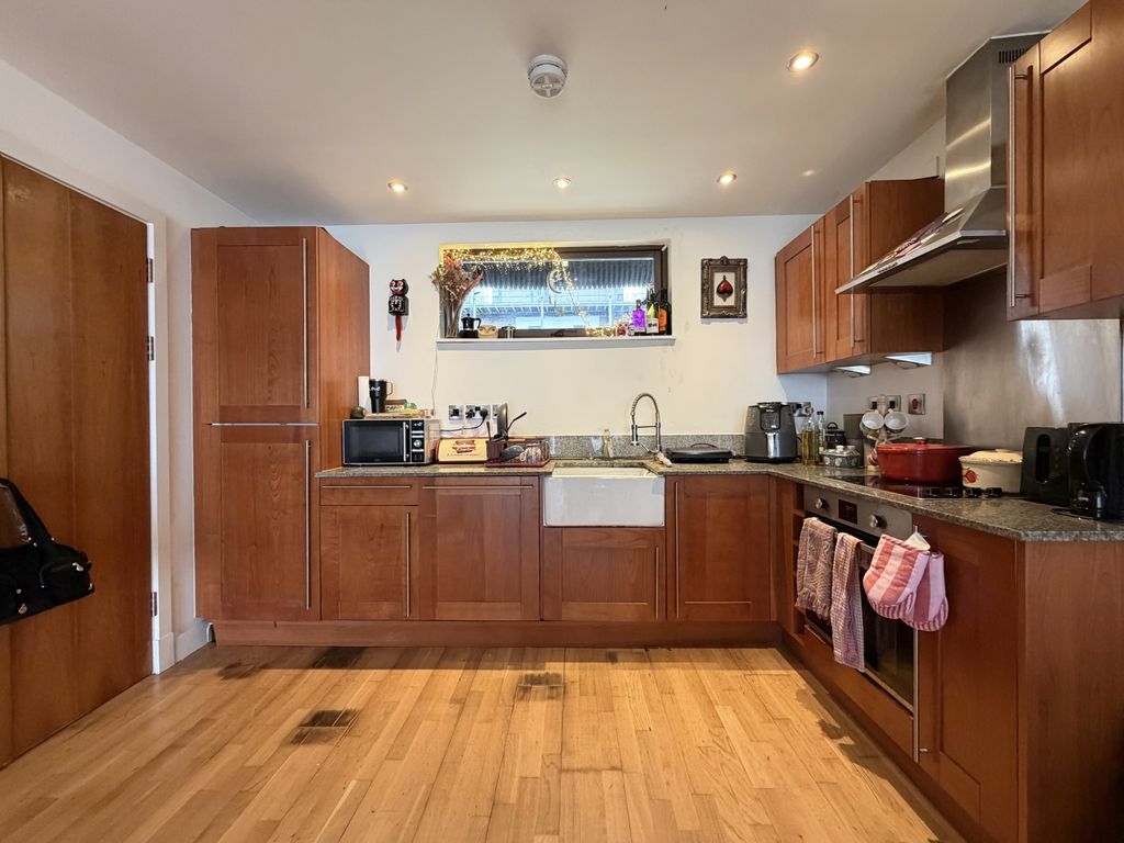 Property photo 3 of 16 Img_5664