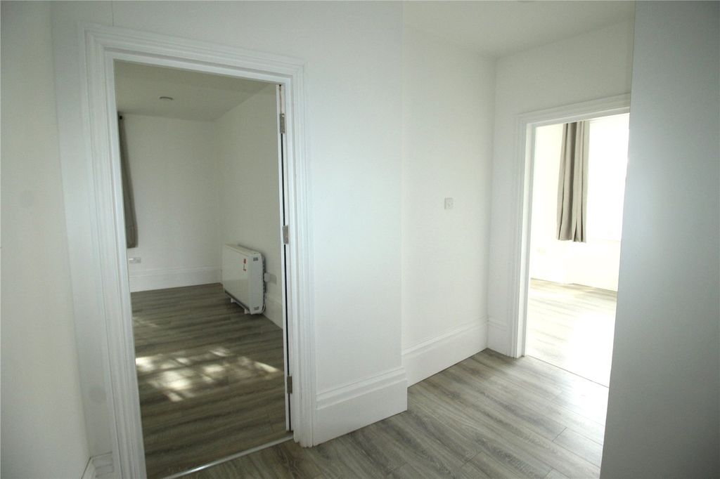 Property photo 2 of 11 Picture No. 03