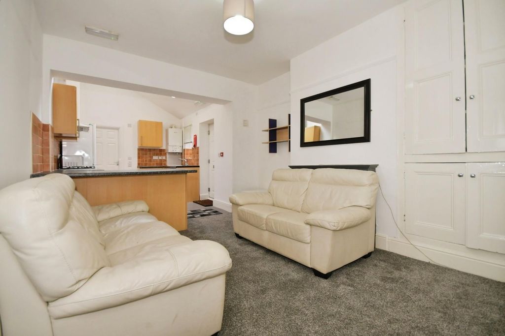 Property photo 3 of 22 Lounge/Diner