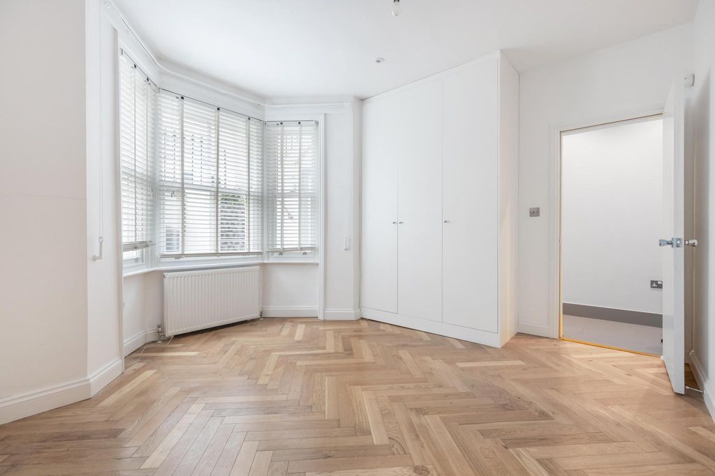 Property photo 2 of 17 Image