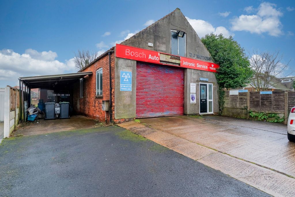 Property photo 1 of 6