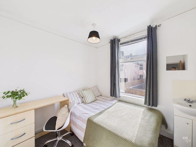 Property photo 2 of 12 Bedroom