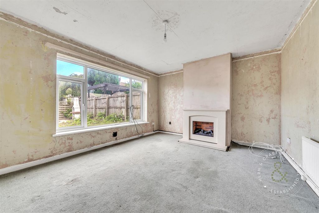 Property photo 3 of 26 Pentrebane-Road-17.Jpg