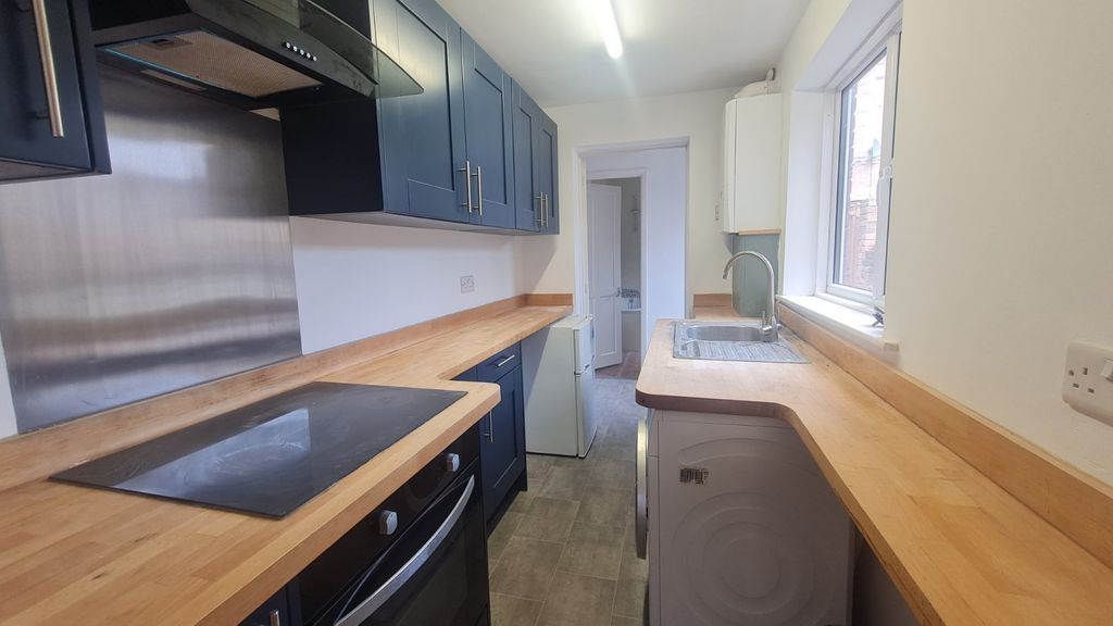 Property photo 2 of 16 Picture No. 05