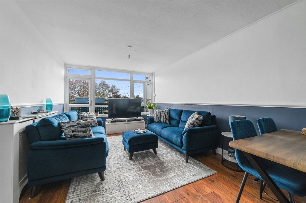 Property photo 1 of 15 Living Room