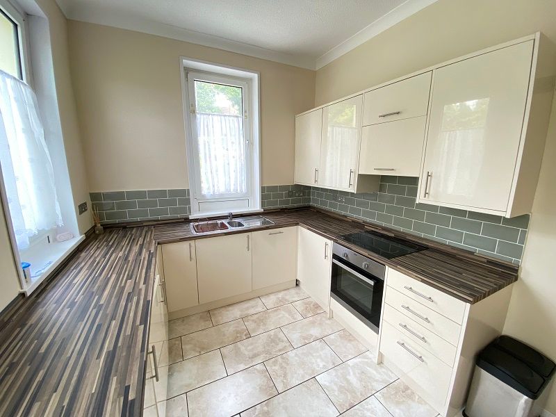 Property photo 3 of 9 Kitchen