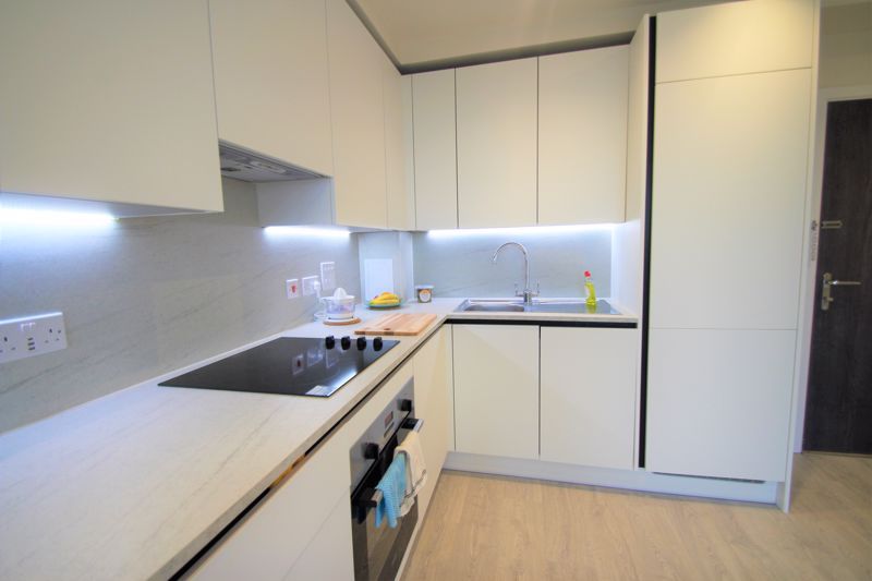 Property photo 3 of 9 Photo 6