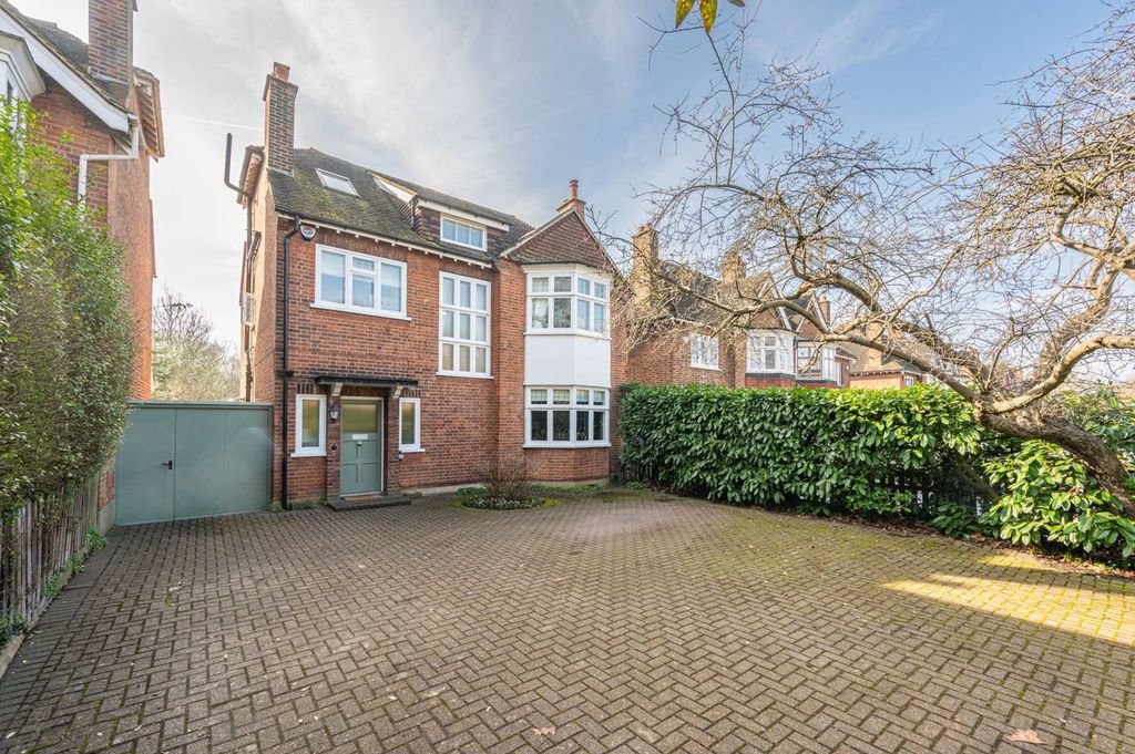 Property photo 2 of 25