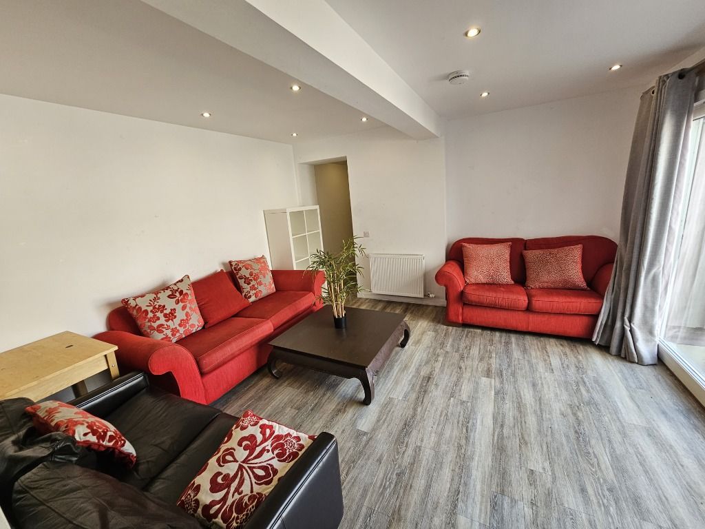 Property photo 3 of 8 Photo 3