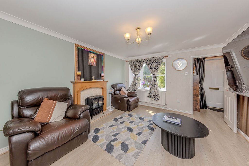Property photo 3 of 31
