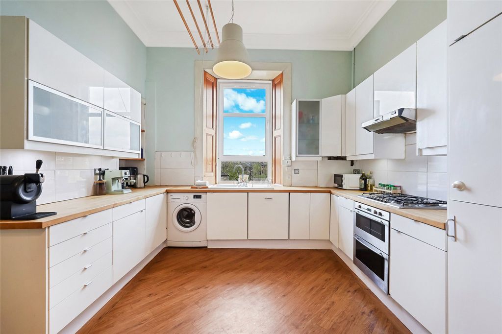 Property photo 3 of 16 Kitchen