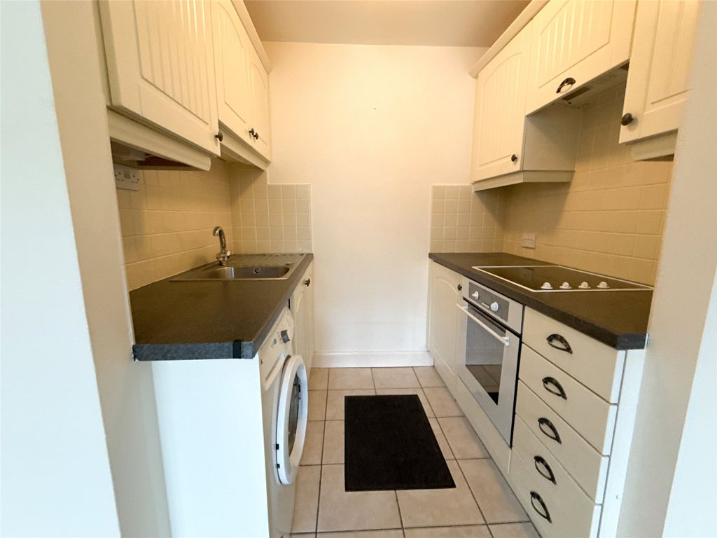 Property photo 3 of 12 Kitchen