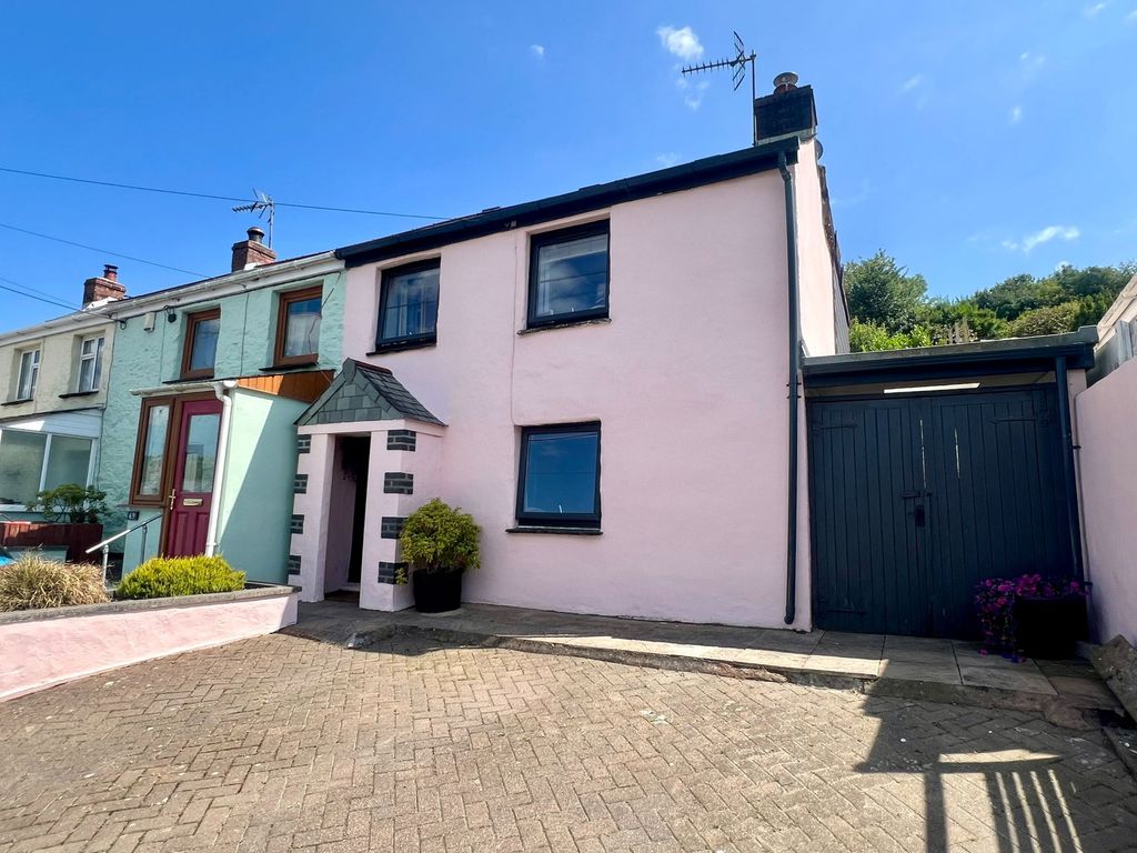 Property photo 1 of 18