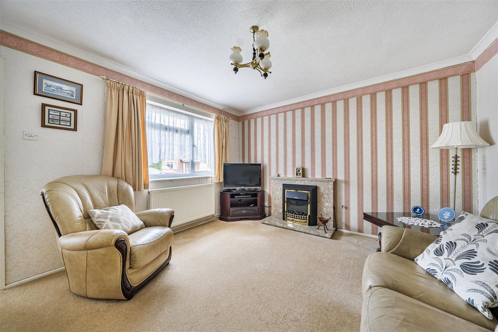 Property photo 3 of 15 1441851-13-69E0c14F11B7A-1.Jpg
