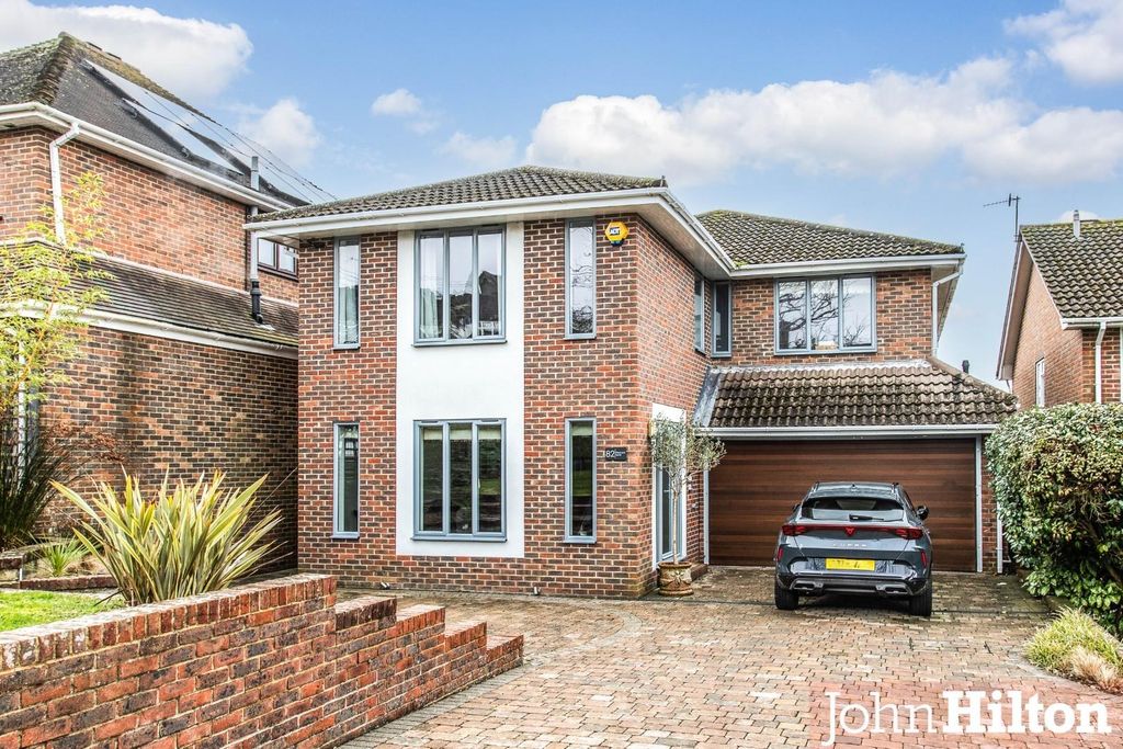 Property photo 1 of 43 Peacock Lane1.Jpg