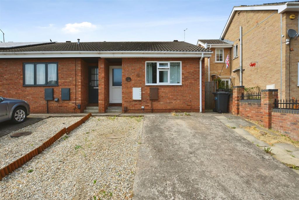 Property photo 1 of 8 Front