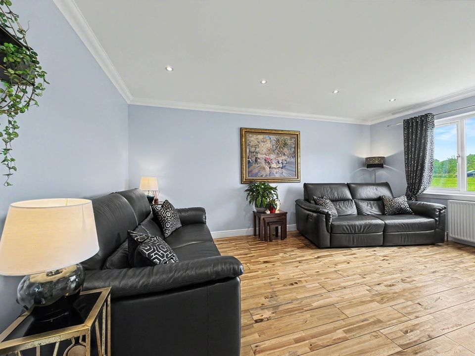 Property photo 2 of 35