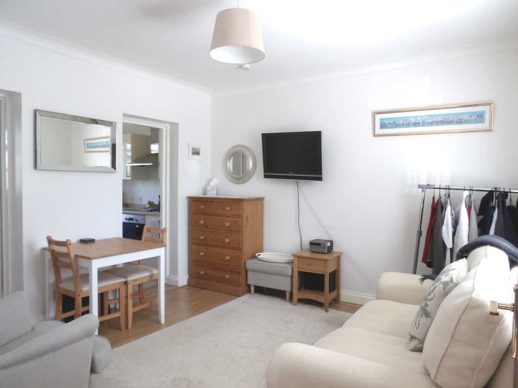 Property photo 2 of 8