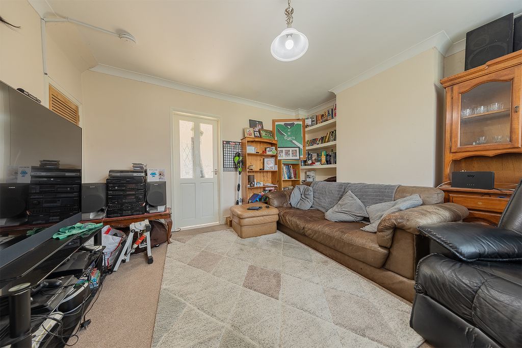 Property photo 2 of 22