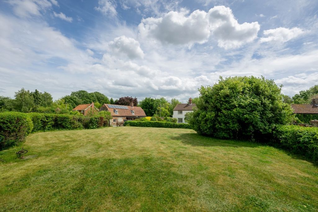 Property photo 2 of 29