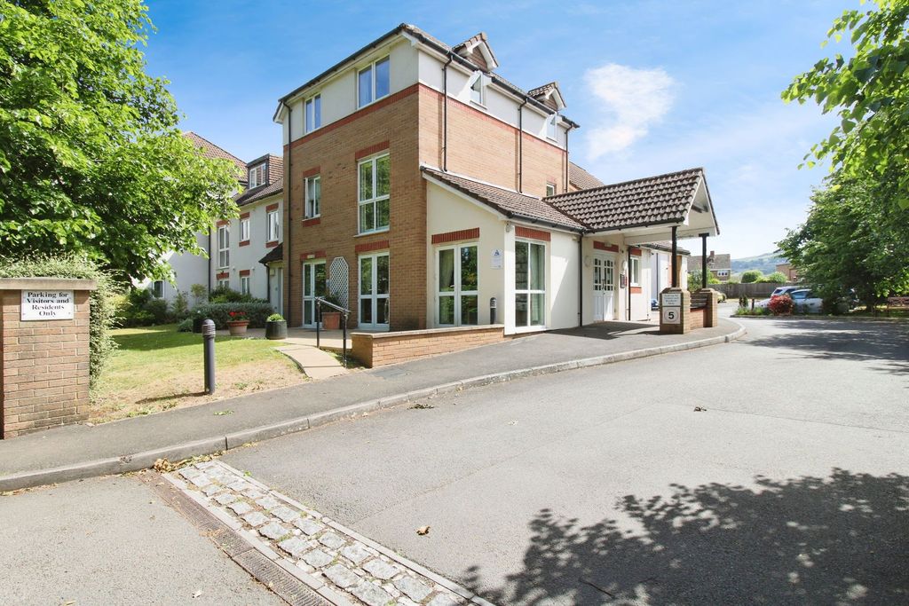 Property photo 2 of 12