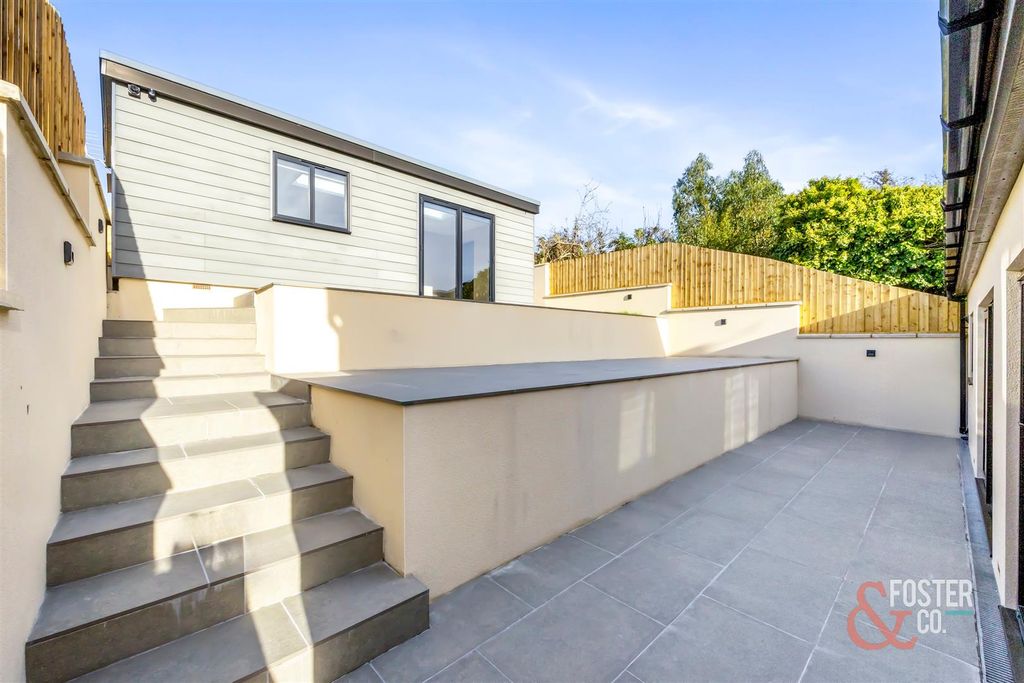 Property photo 3 of 22 Coombe Vale, 55-001.Jpg