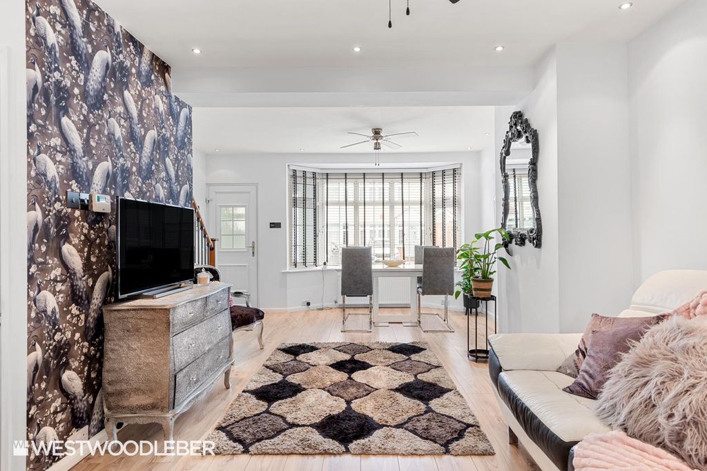 Property photo 3 of 23 Riveravenue_12.Jpg