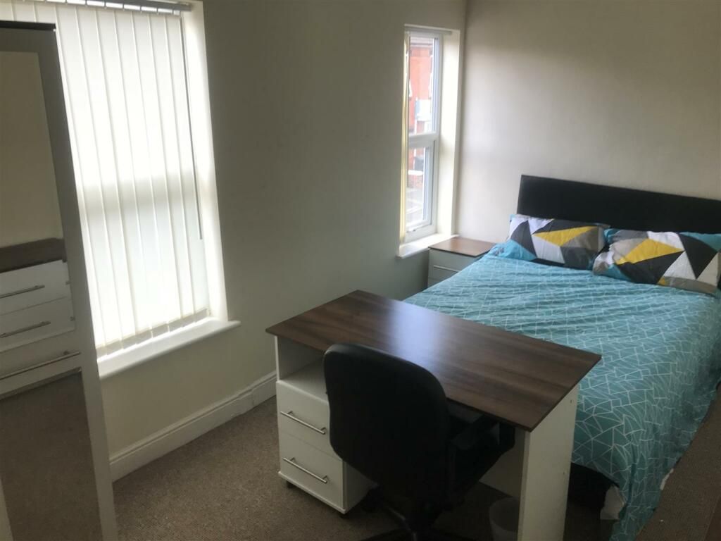 Property photo 3 of 12