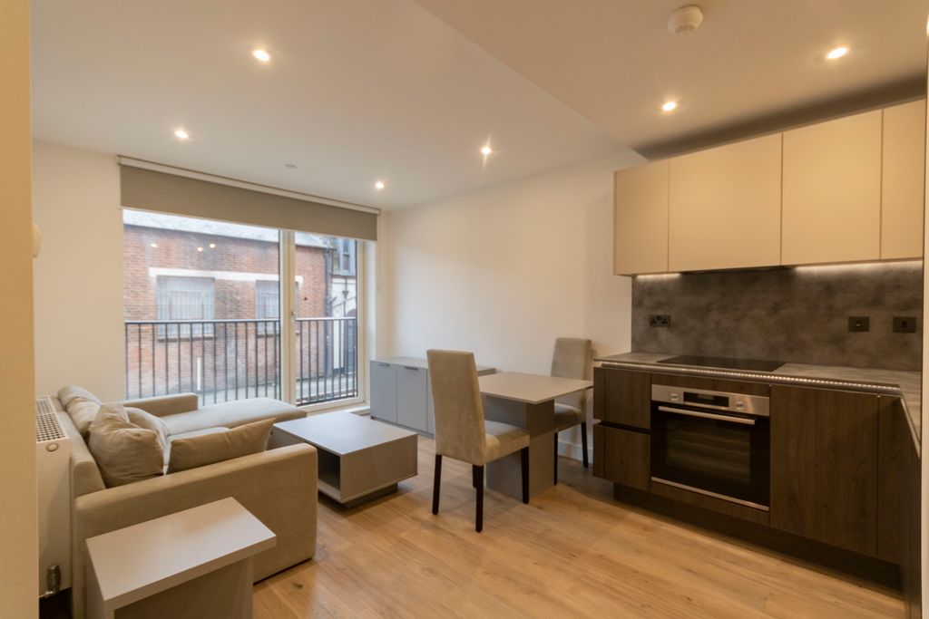 Property photo 2 of 21