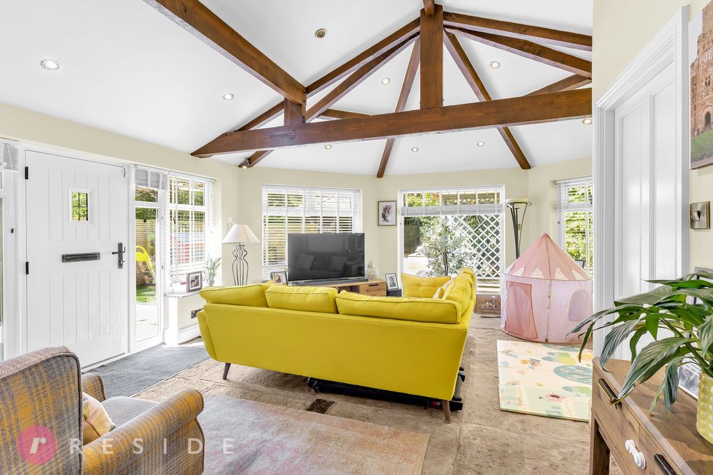 Property photo 3 of 31 Sitting Room