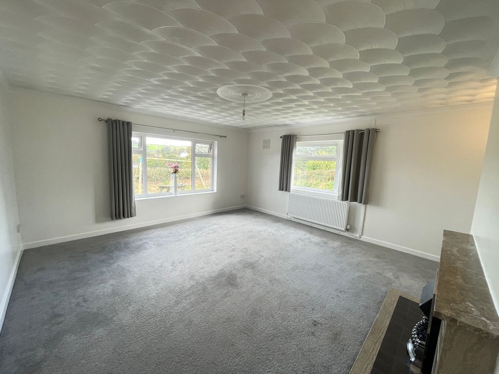 Property photo 3 of 25