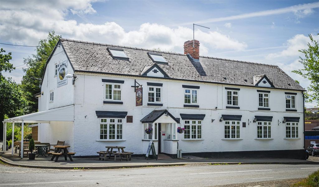 Property photo 1 of 14 Railwayinn_4436.Jpg