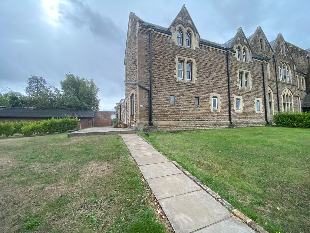 Property photo 1 of 19 Image