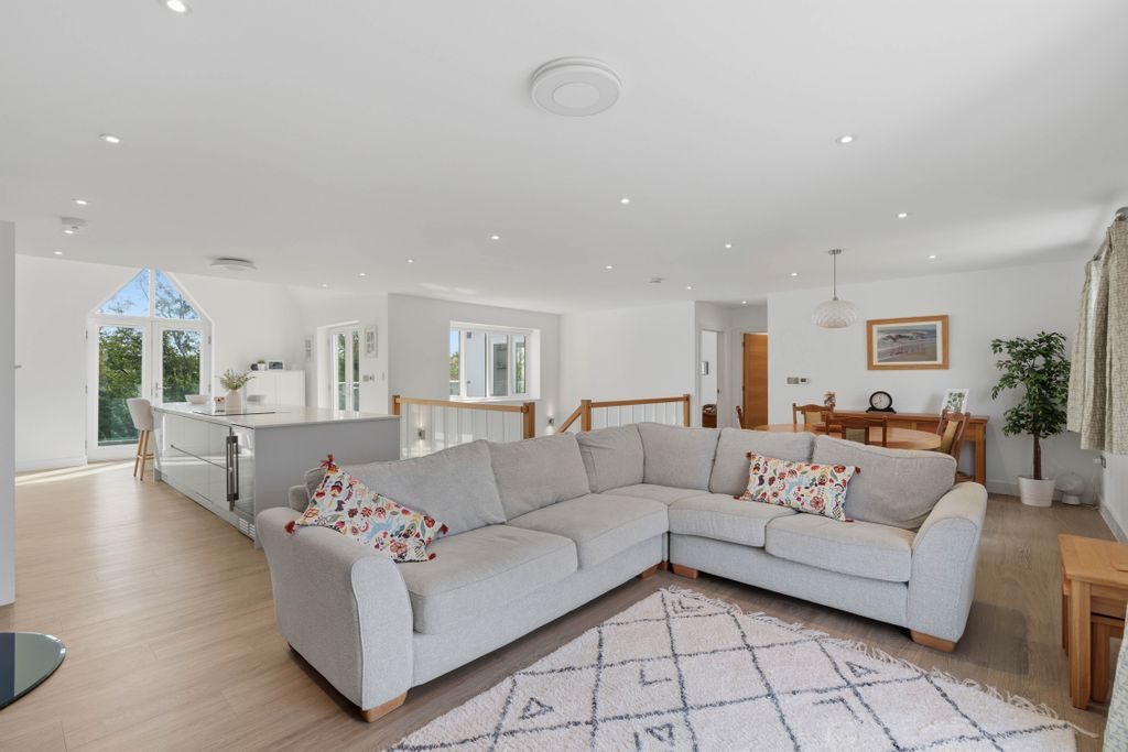 Property photo 3 of 42 First Floor Open Plan Living