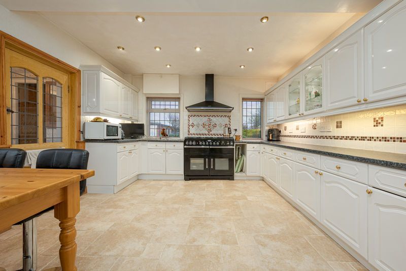 Property photo 2 of 33 Photo 15